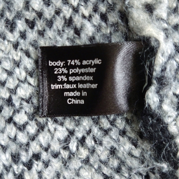 Lane Bryant Black Gray Abstract Faux Leather Trim Open Front Fuzzy Coat Modern - Picture 8 of 8